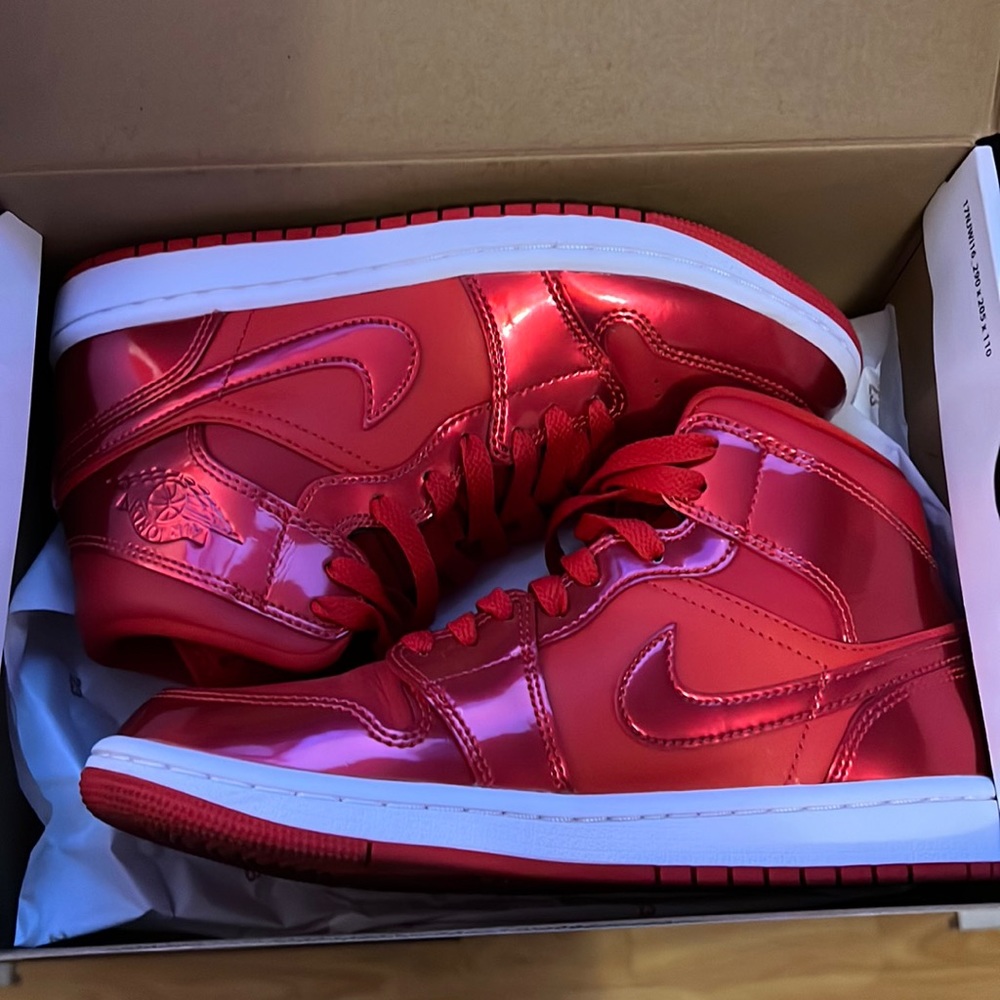 Jordan Pomegranate women’s size 7